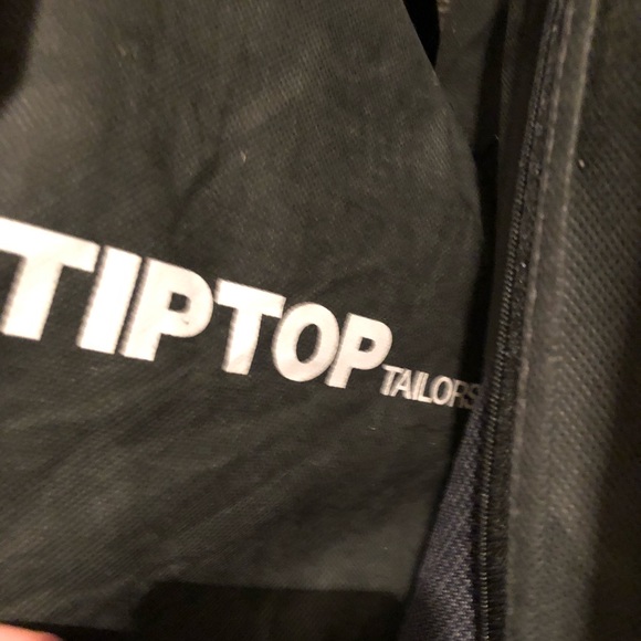 MENS TUXEDOS AND SUITS WHOLESALE - Picture 5 of 7